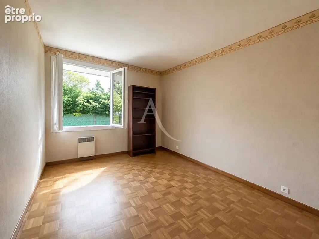 CESTAS - Maison de plain-pied de 95 m² avec garage et beau jardin - photo 6