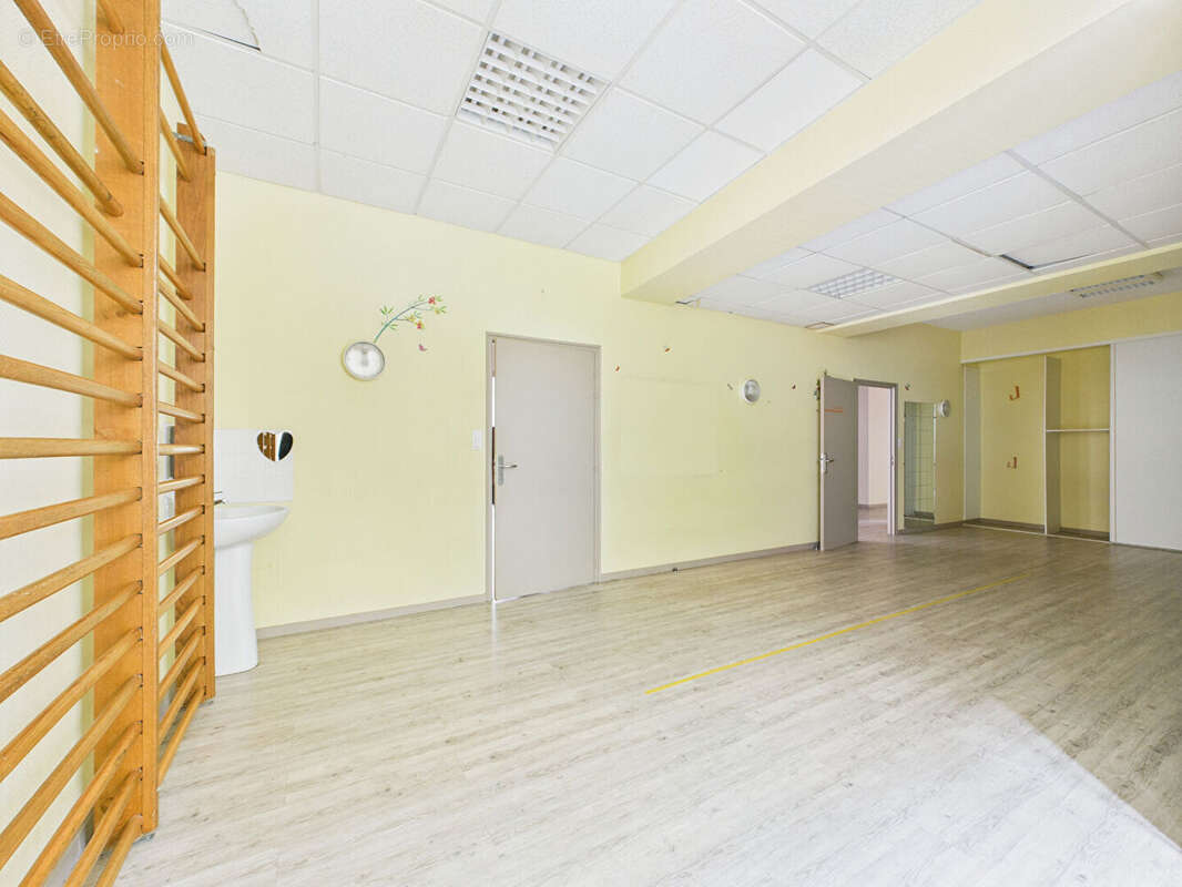 Commerce à TOURNON-SUR-RHONE