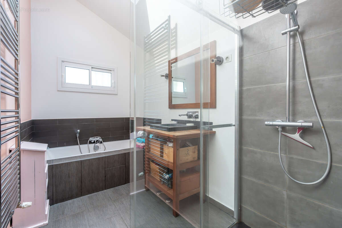 Maison à SAINT-MAUR-DES-FOSSES