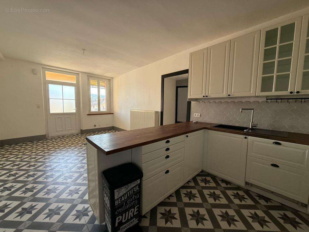 A VENDRE EN EXCLUSIVITÉ à Rumilly (74150) – Centre-ville – Appartement traversant de 120 m² avec annexes - photo 2