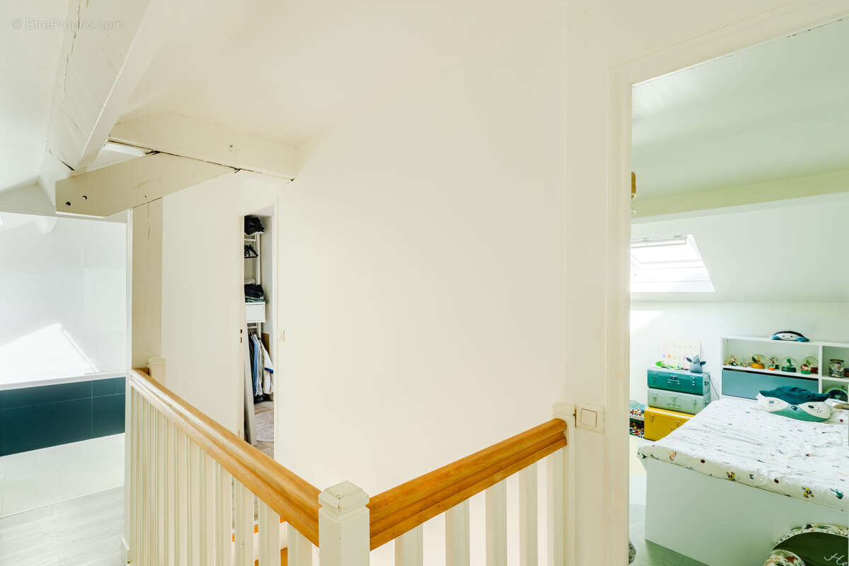 Appartement à LA GARENNE-COLOMBES