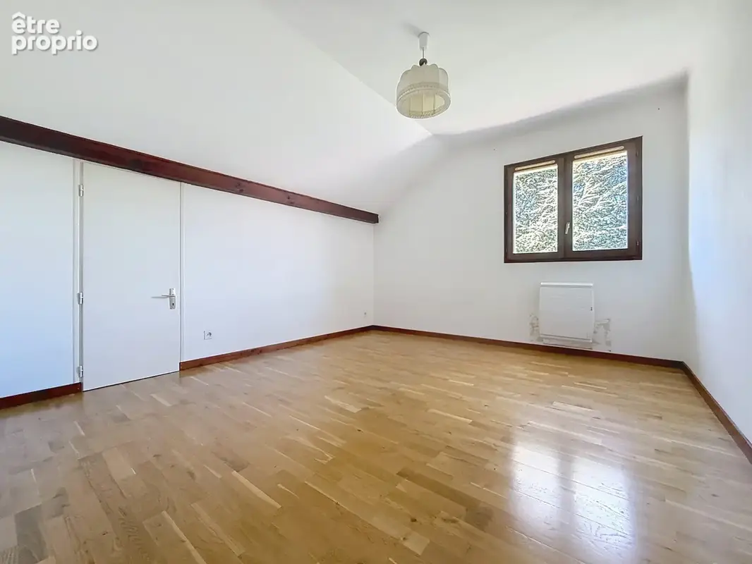 Maison à vendre 6 pièces SAINT GENIS POUILLY (01) - photo 9