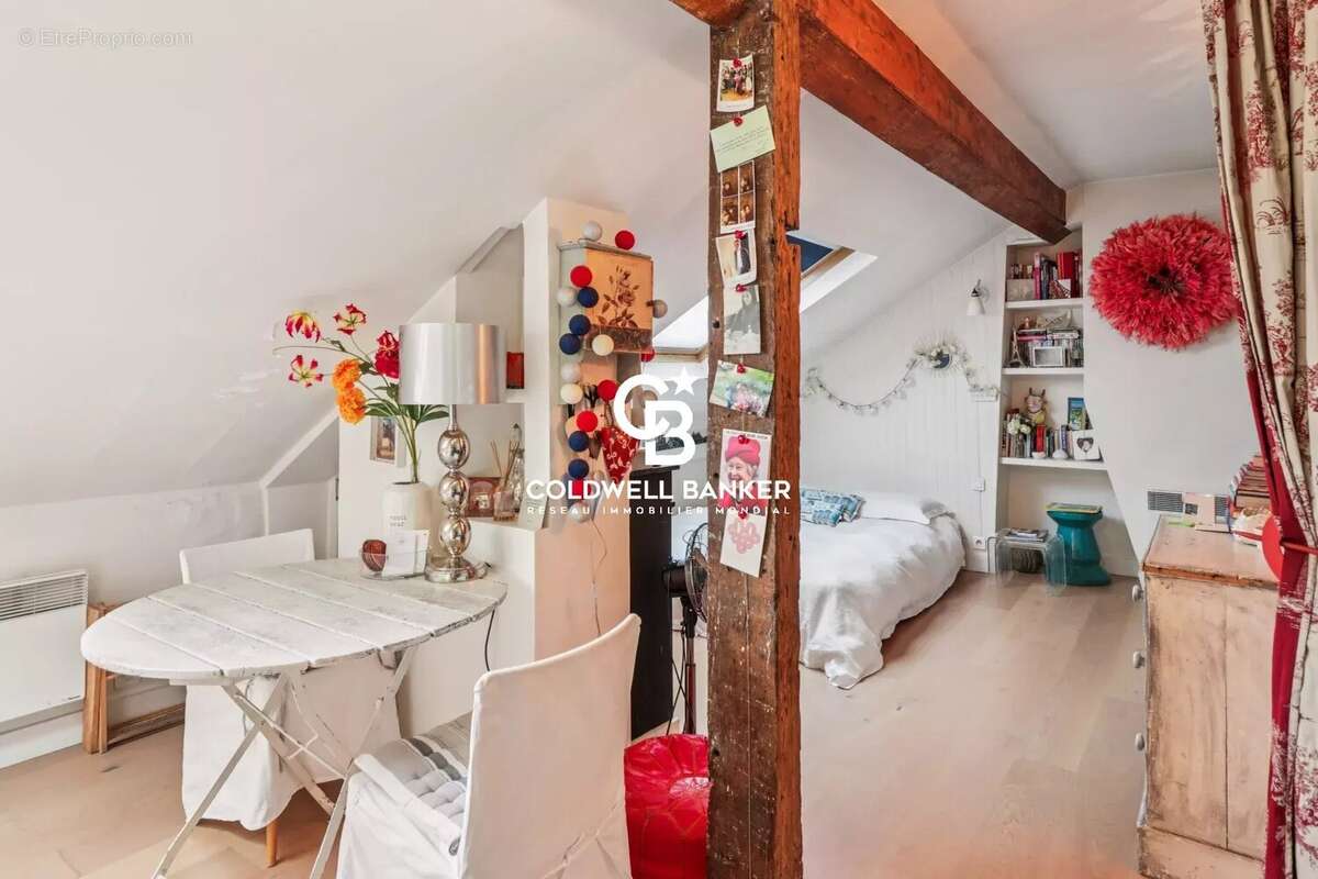 Appartement à PARIS-3E