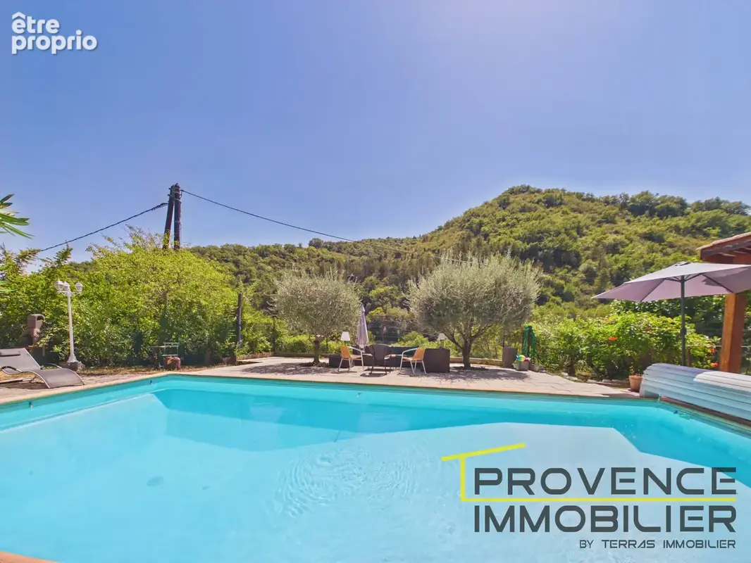 Maison en pierre avec piscine sur plus de 6 000 m2 de terrain avec piscine - Ardèche - photo 3