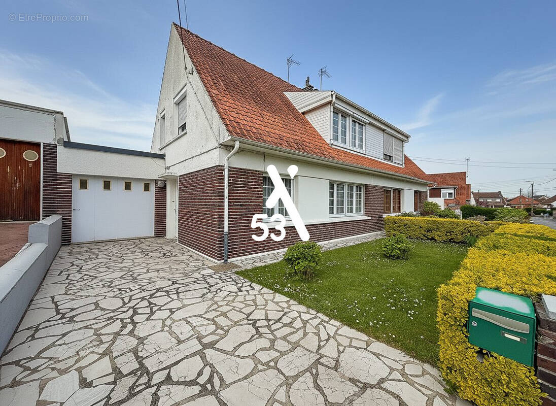 Maison à SAINT-MARTIN-AU-LAERT