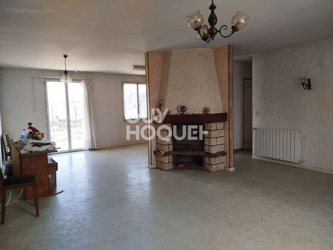 Maison à SAINT-REMY-SUR-AVRE