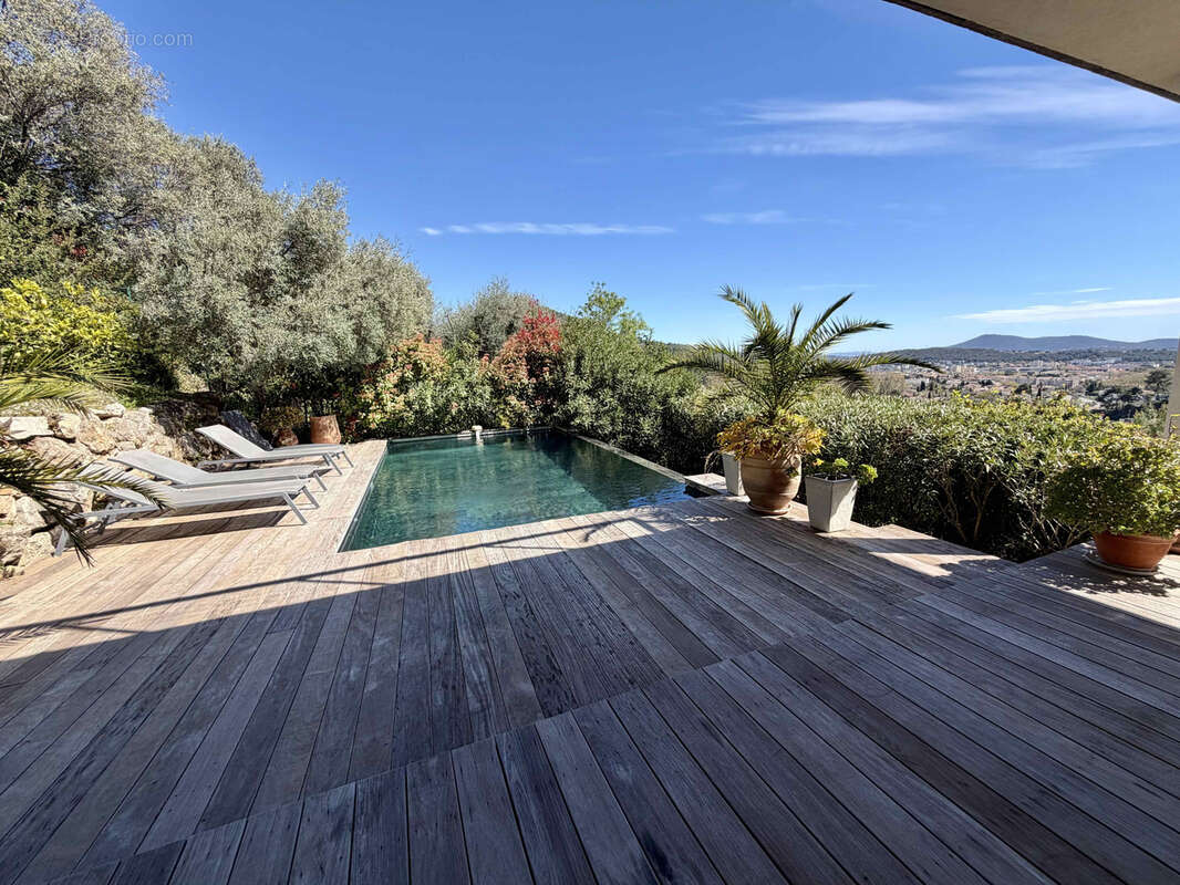 Maison à LA VALETTE-DU-VAR