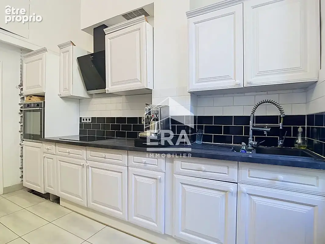 Appartement T4 de 116 m²  - Notre Dame du Mont - Marseille 13006 - photo 6