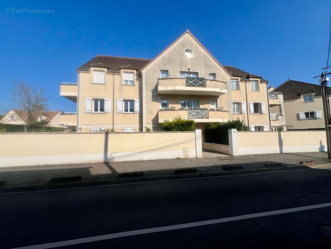 Appartement à BRUYERES-LE-CHATEL
