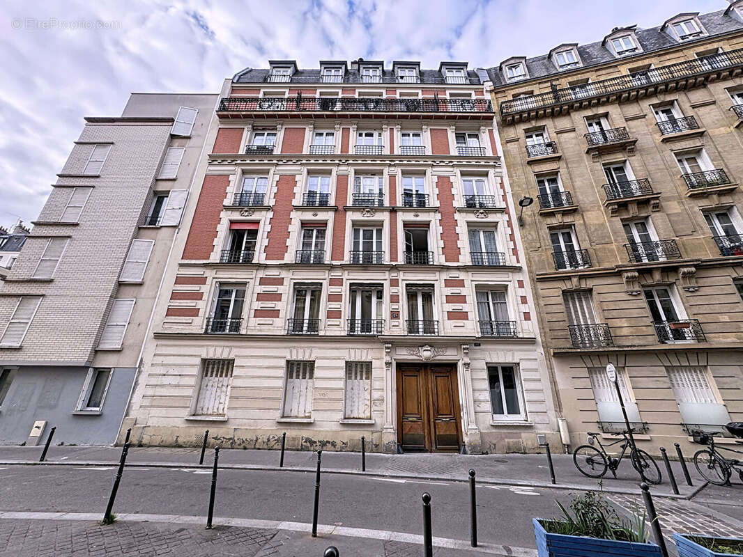 Appartement à PARIS-14E