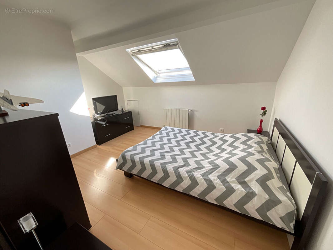 Maison à CHANTELOUP-LES-VIGNES