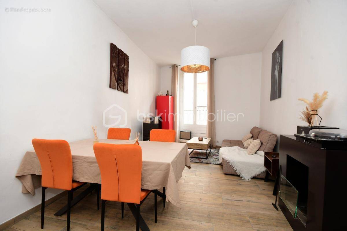  Quand le charme du centre-ville rencontre le confort d’un appartement agréable à vivre. Référence LOIC - photo 1