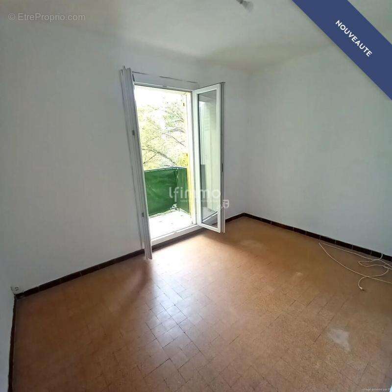 Appartement à MARSEILLE-4E