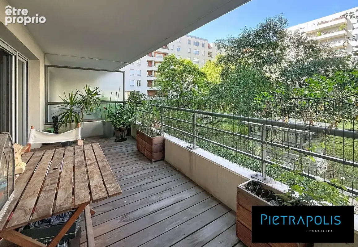 Appartement 4 pièces 81 m² à vendre à Villeurbanne (69100) - photo 2
