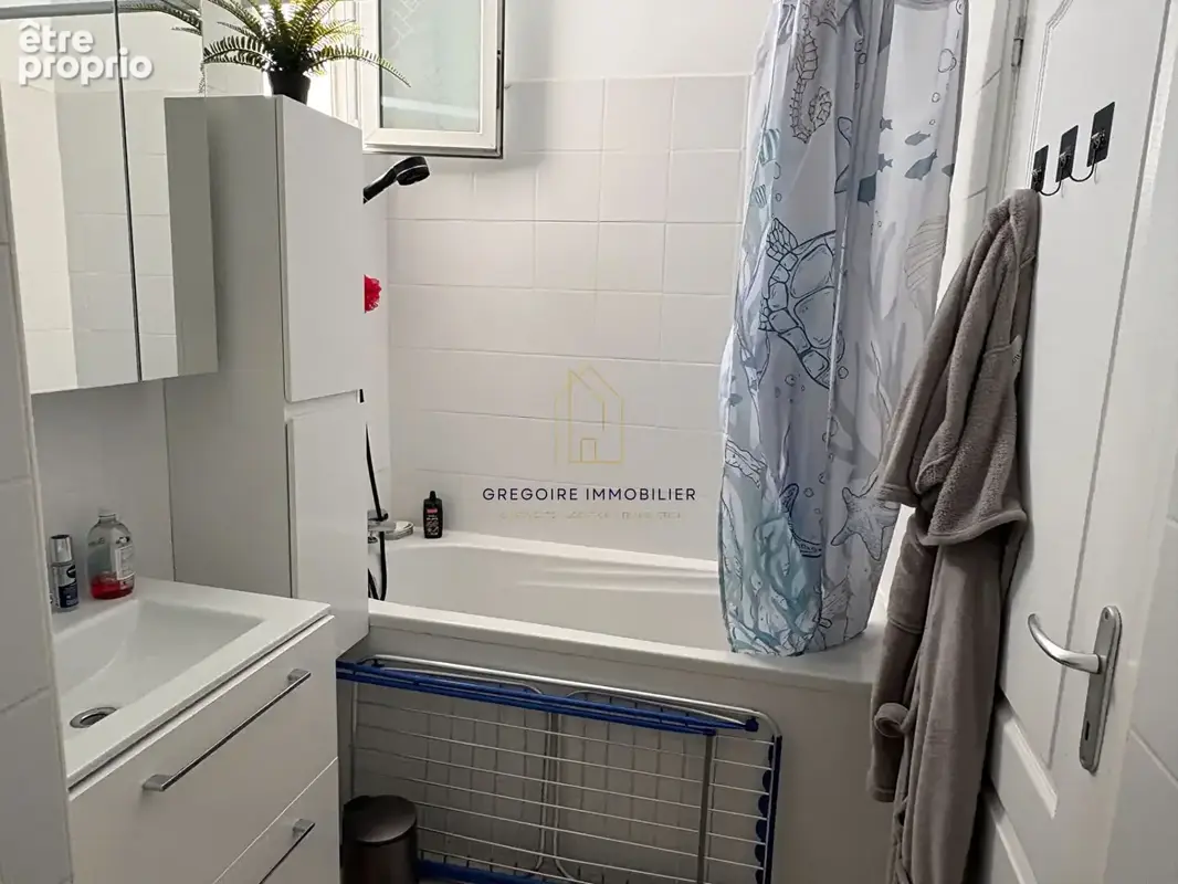 Appartement T2 de 32m2 rénové RdC avec jardin collectif dans résidence sécurisée proche Timone. - photo 7