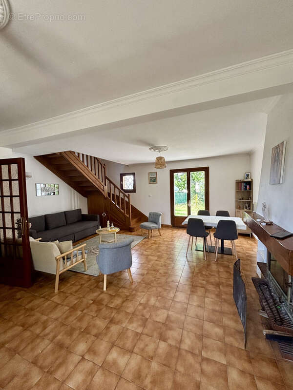 Maison familiale à Fouesnant, proche du bourg. - photo 3