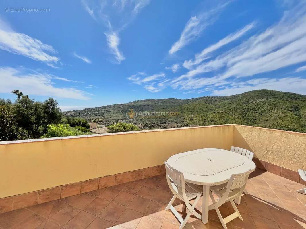 Maison à LES ISSAMBRES