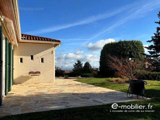 Maison à SAINT-ALBAN-LES-EAUX