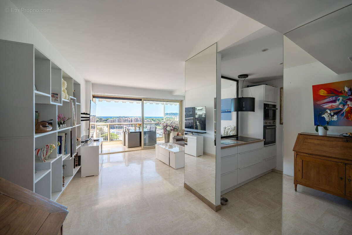 Appartement à MANDELIEU-LA-NAPOULE
