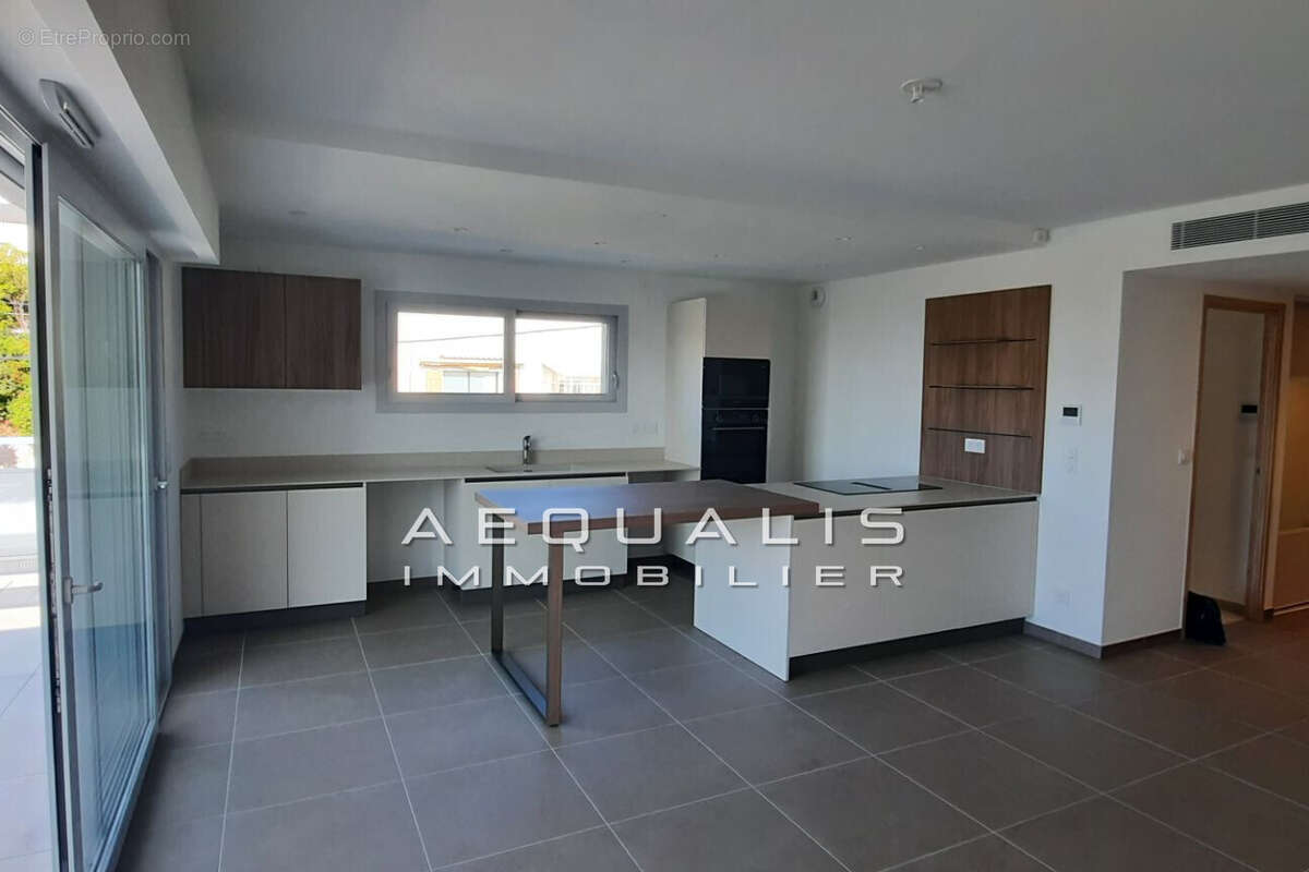 Appartement 68 m² à Saint-Laurent-Du-Var  - photo 4