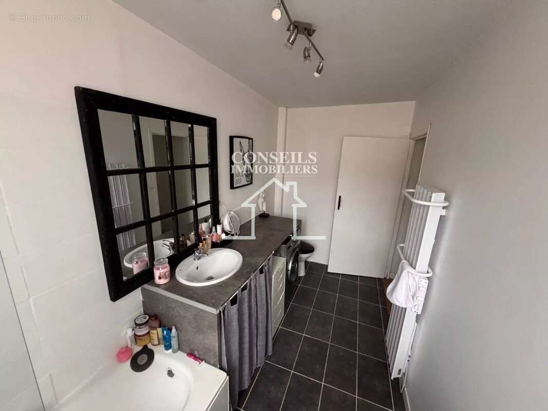 Maison à VILLENEUVE-SUR-YONNE