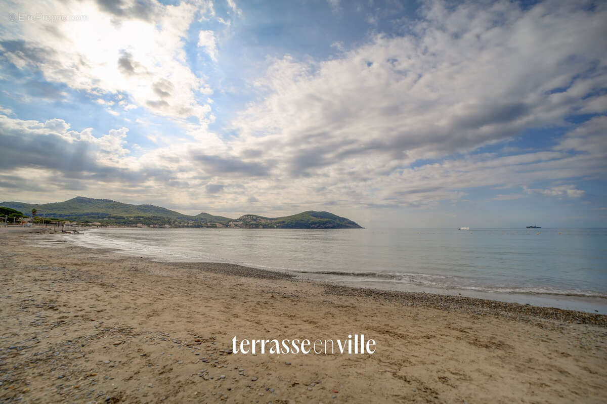 Appartement à SAINT-CYR-SUR-MER