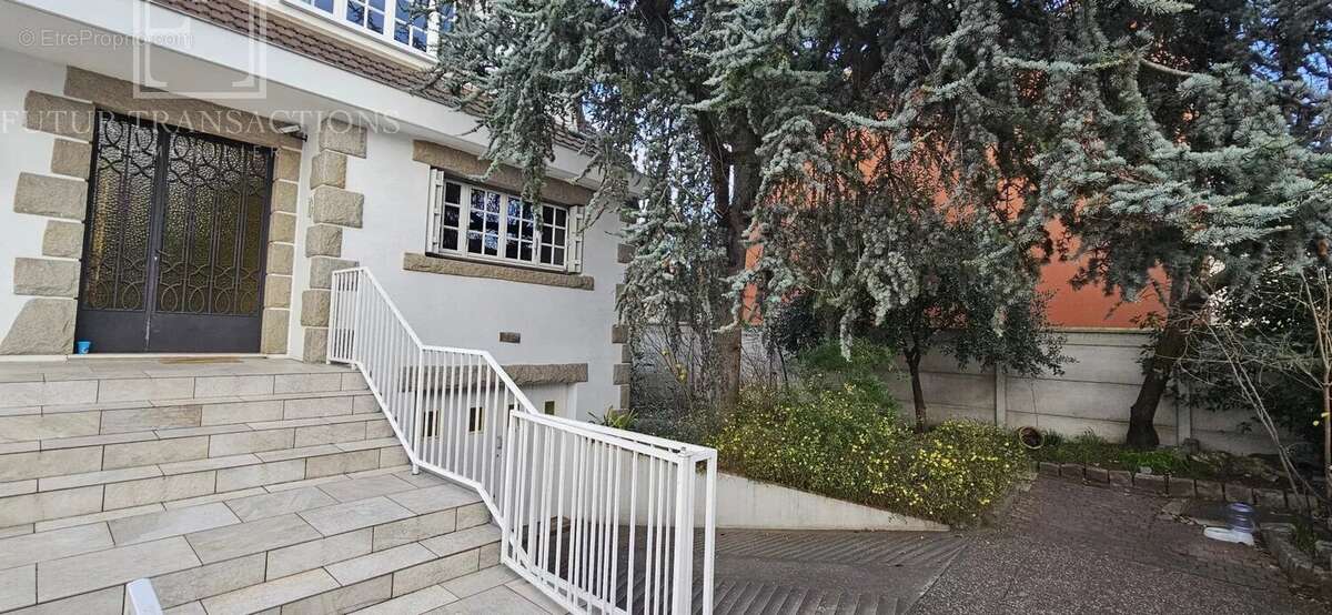 Maison à COLOMBES