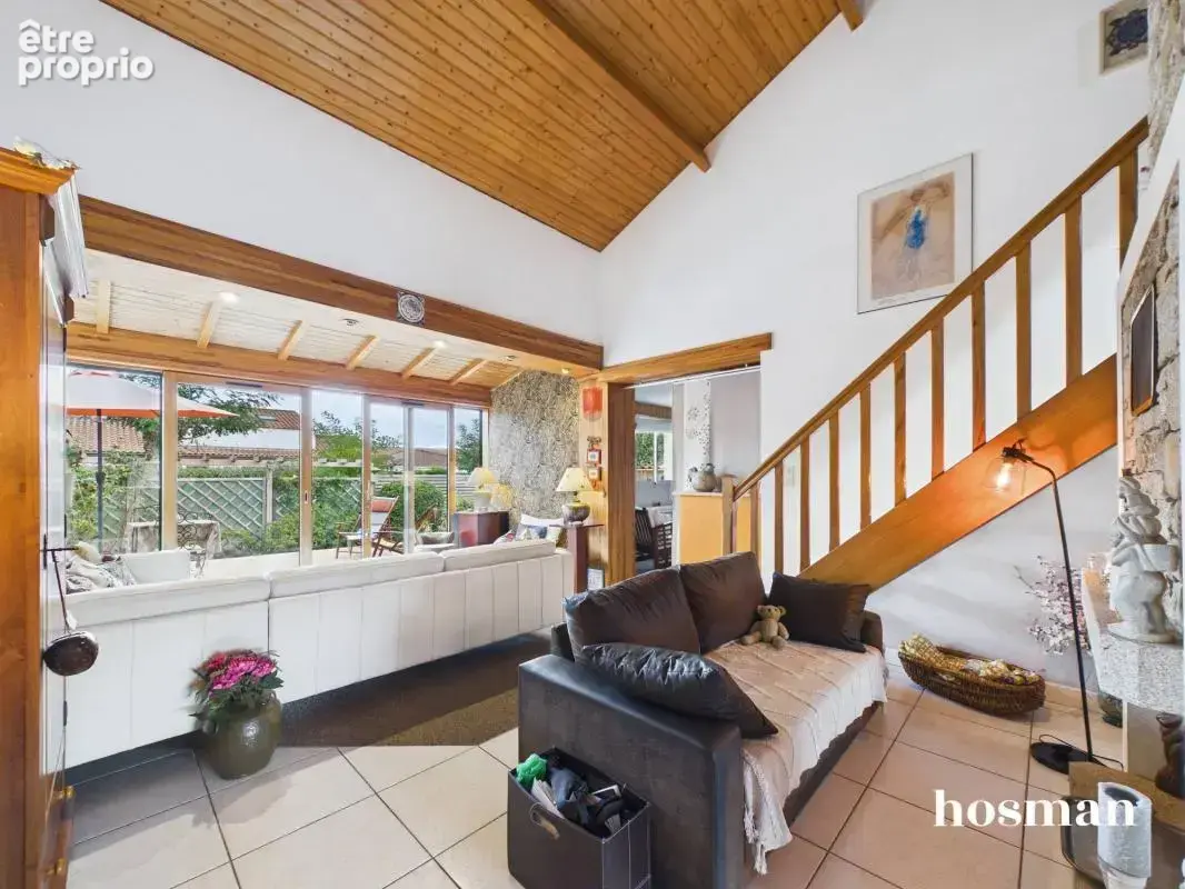Chaleureuse maison familiale de 174 m² avec terrasse et jardin - Rue de Plaisance, Les Sorinières - photo 8