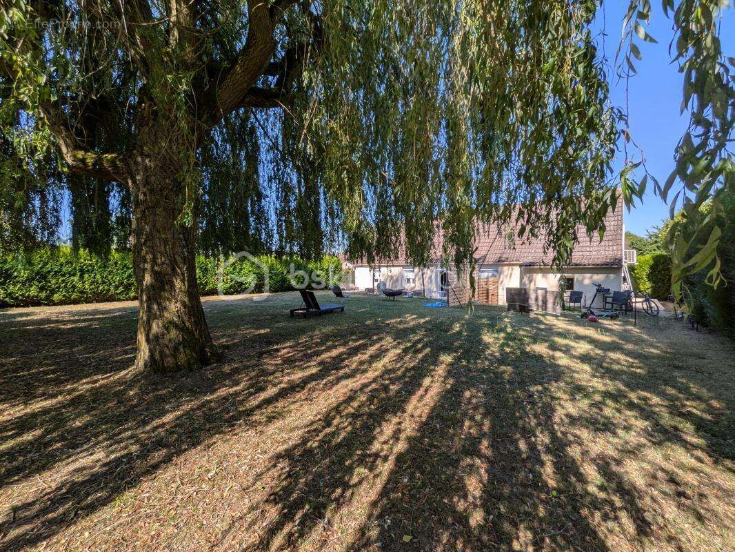 Terrain constructible de 522 m² – Saint-Pathus (77178) - photo 2