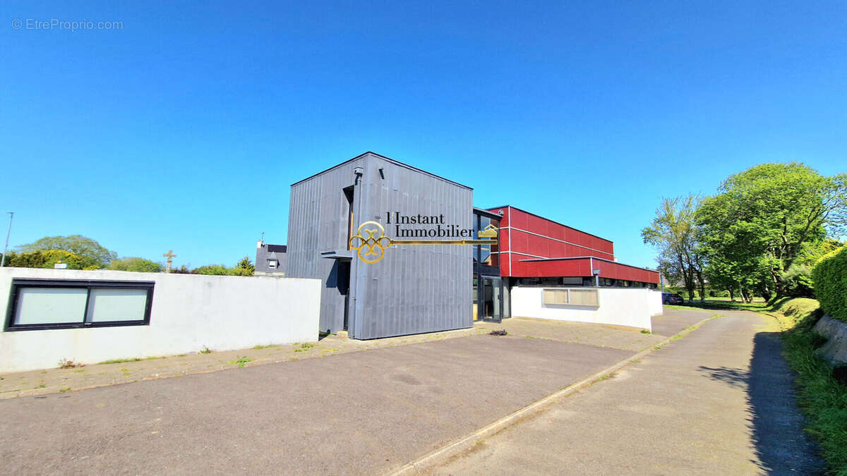 Commerce à PLOUGASNOU