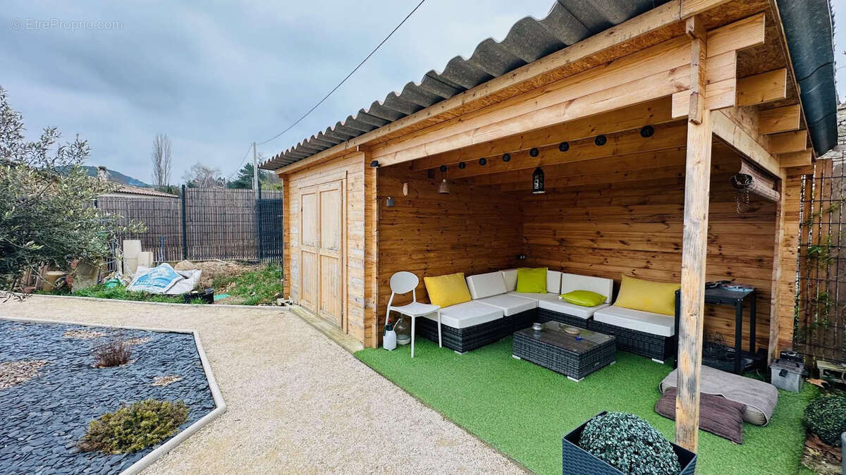 Maison à ENTRECHAUX