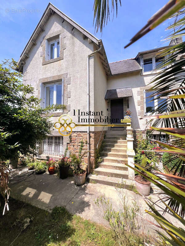 Maison à PLOUGASNOU