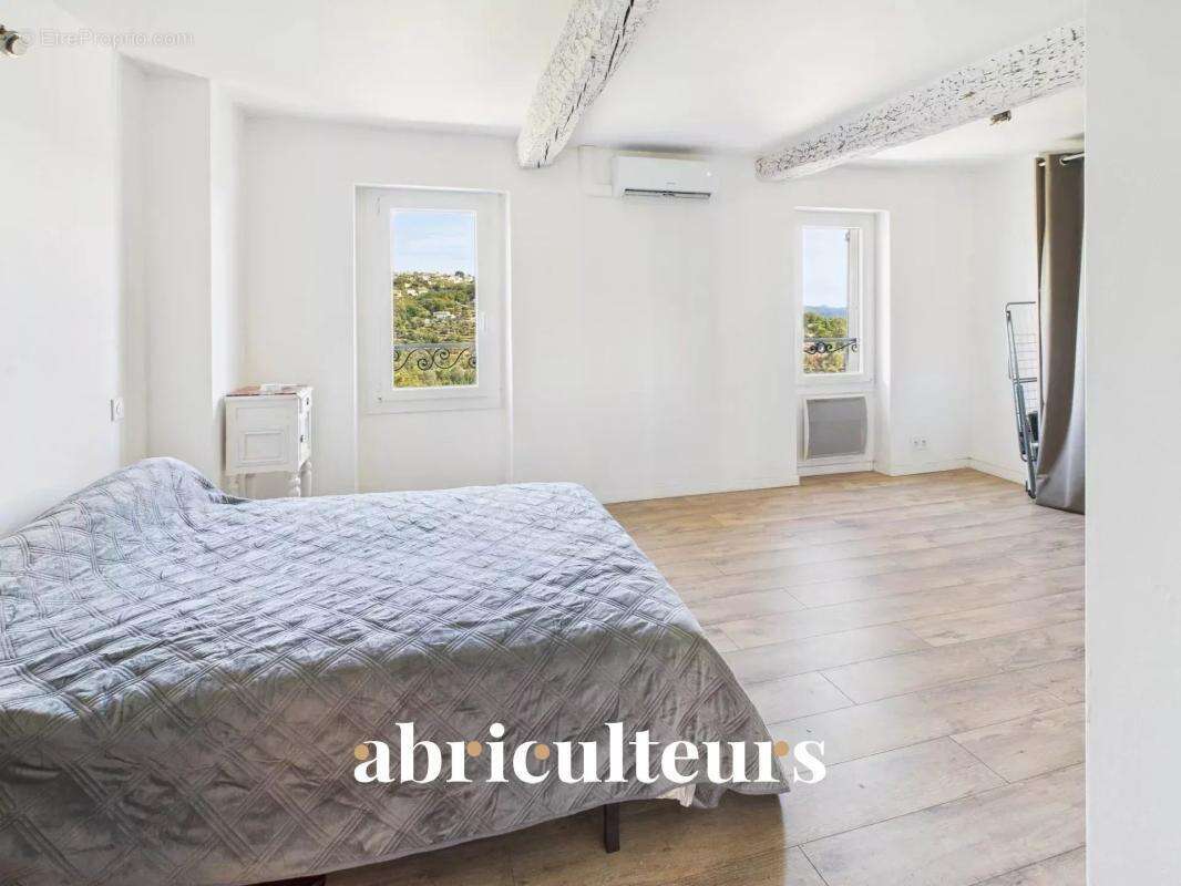 Appartement à CALLIAN