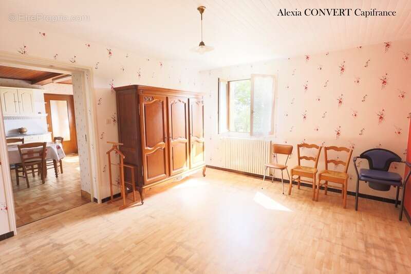 Ferme à vendre 4 pièces 133m², beau potentiel SAINT JULIEN SUR REYSSOUZE (01) - photo 5