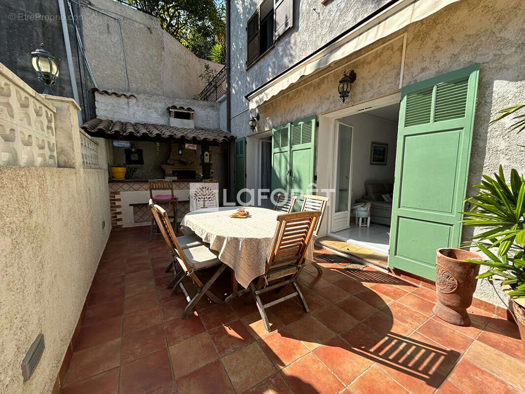 Maison à SAINT-LAURENT-DU-VAR