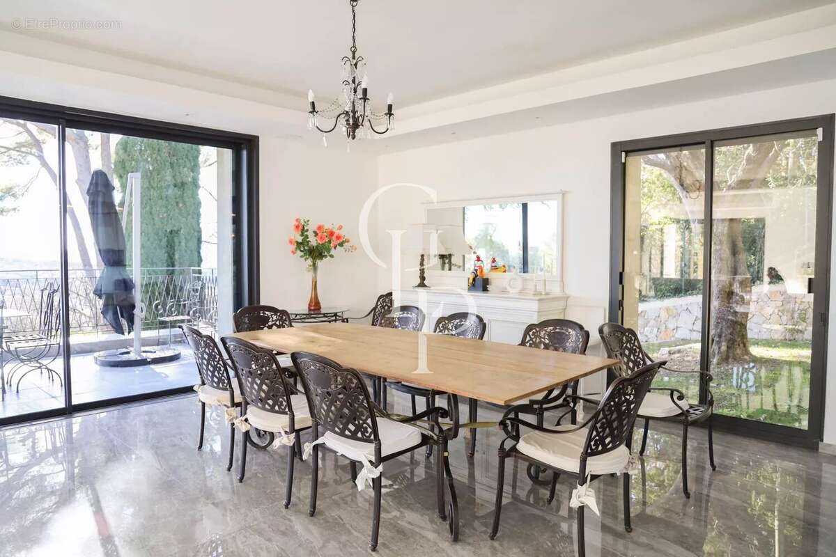 Maison à MOUGINS