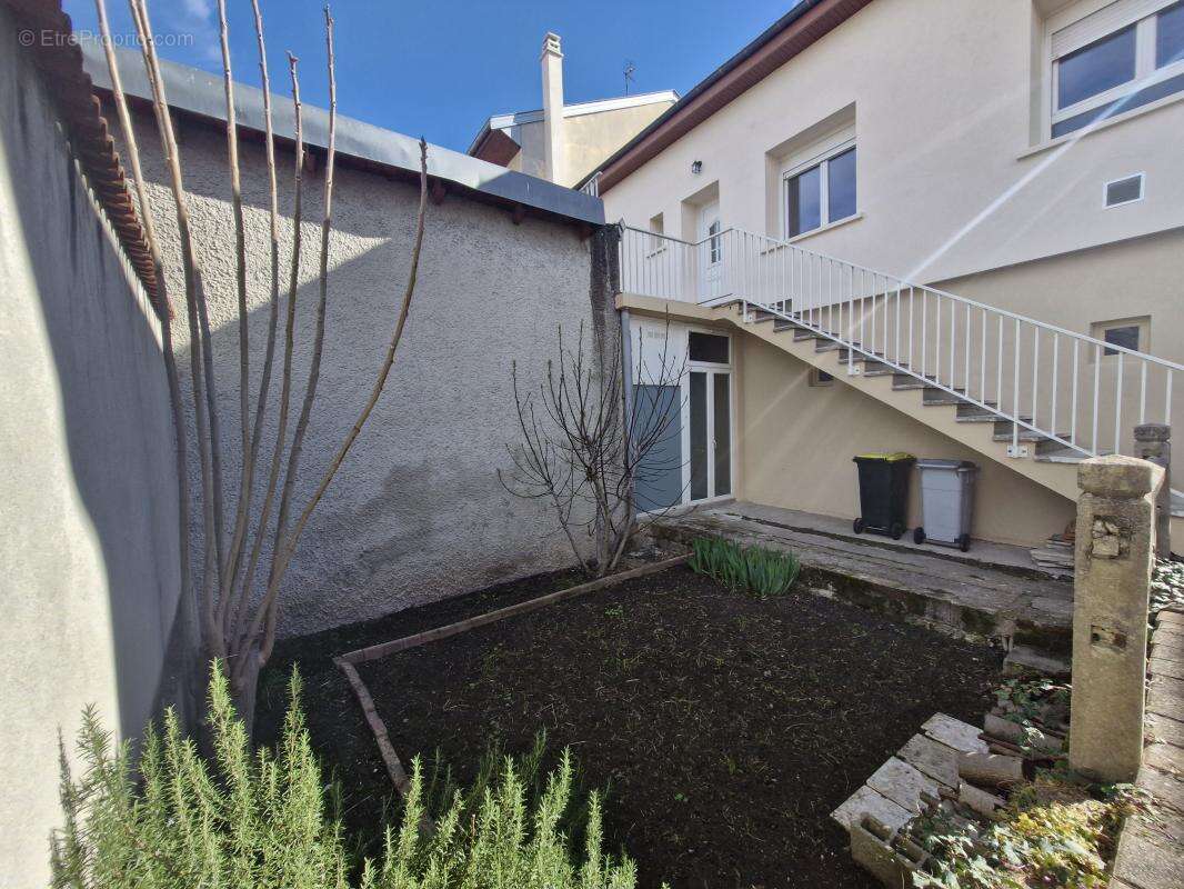 Maison à SATHONAY-CAMP