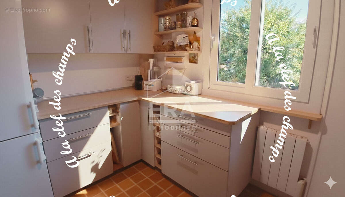 Maison à BURES-SUR-YVETTE