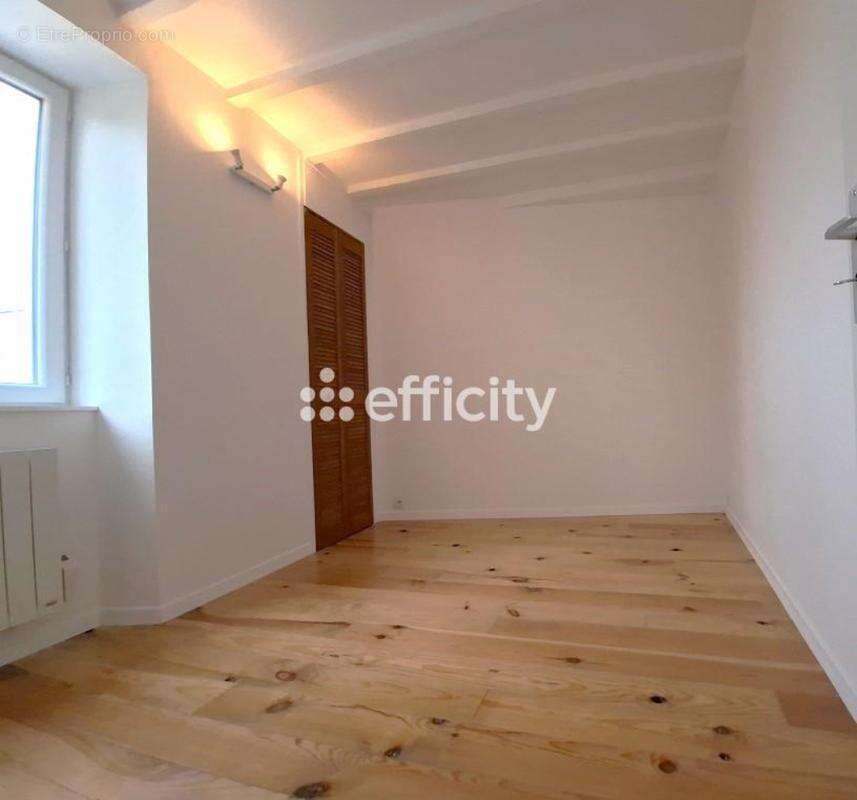 Maison 69 m² à Huriel  - photo 4