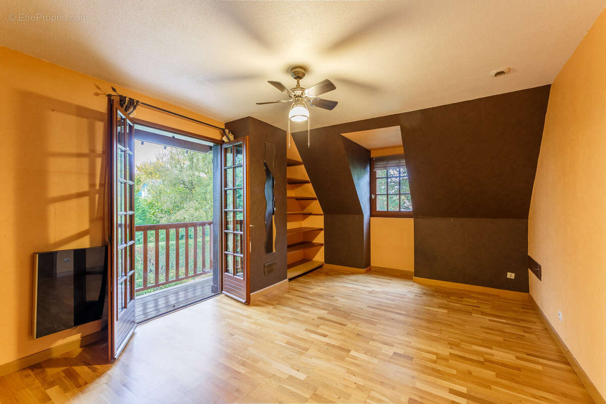 Maison à LE MESNIL-ESNARD