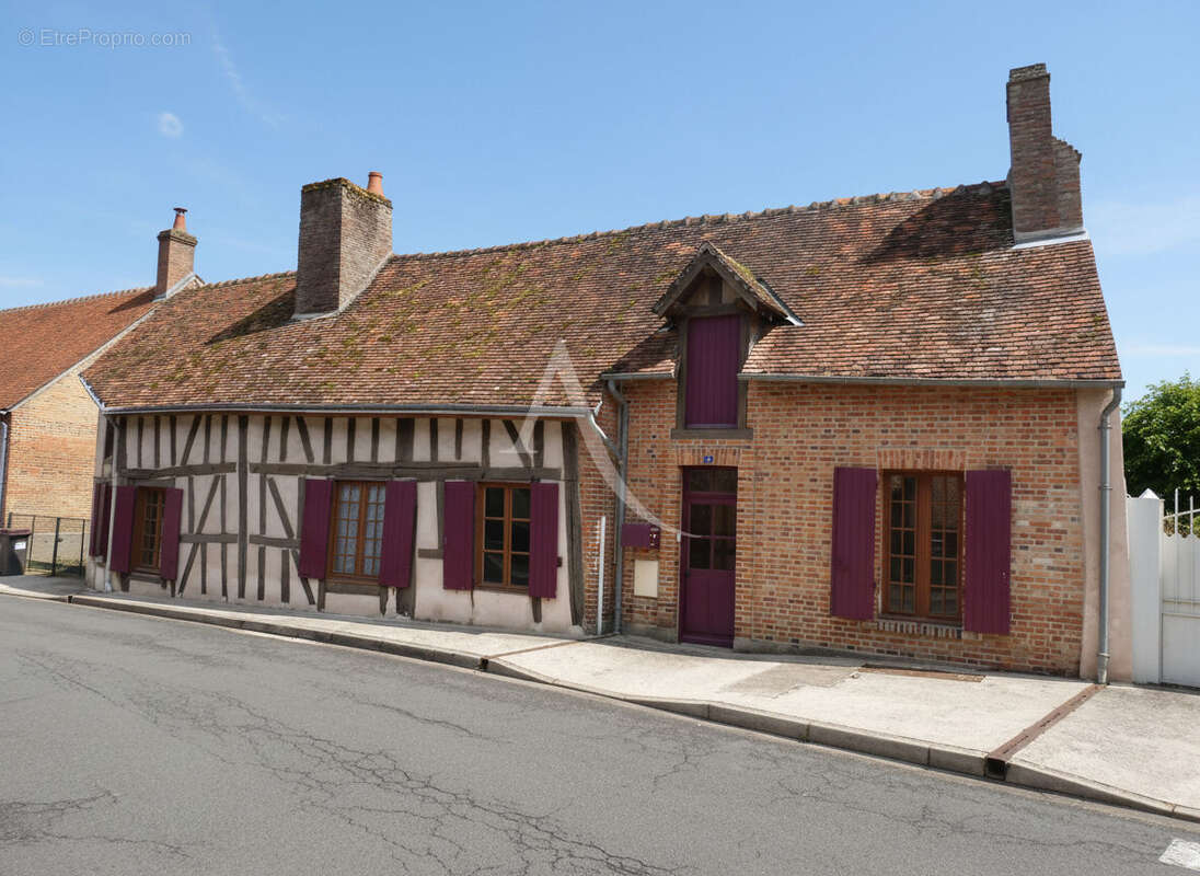 Maison à CHAUMONT-SUR-THARONNE