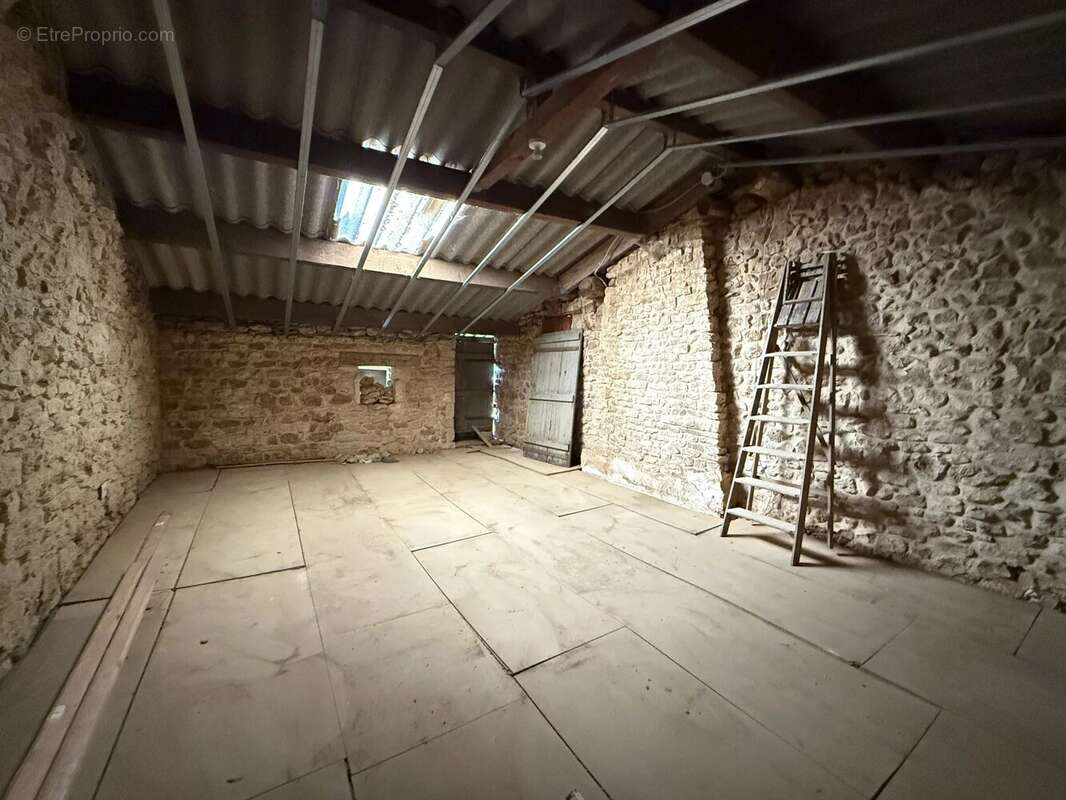 Maison à SAINT-MARTIN-DU-CLOCHER