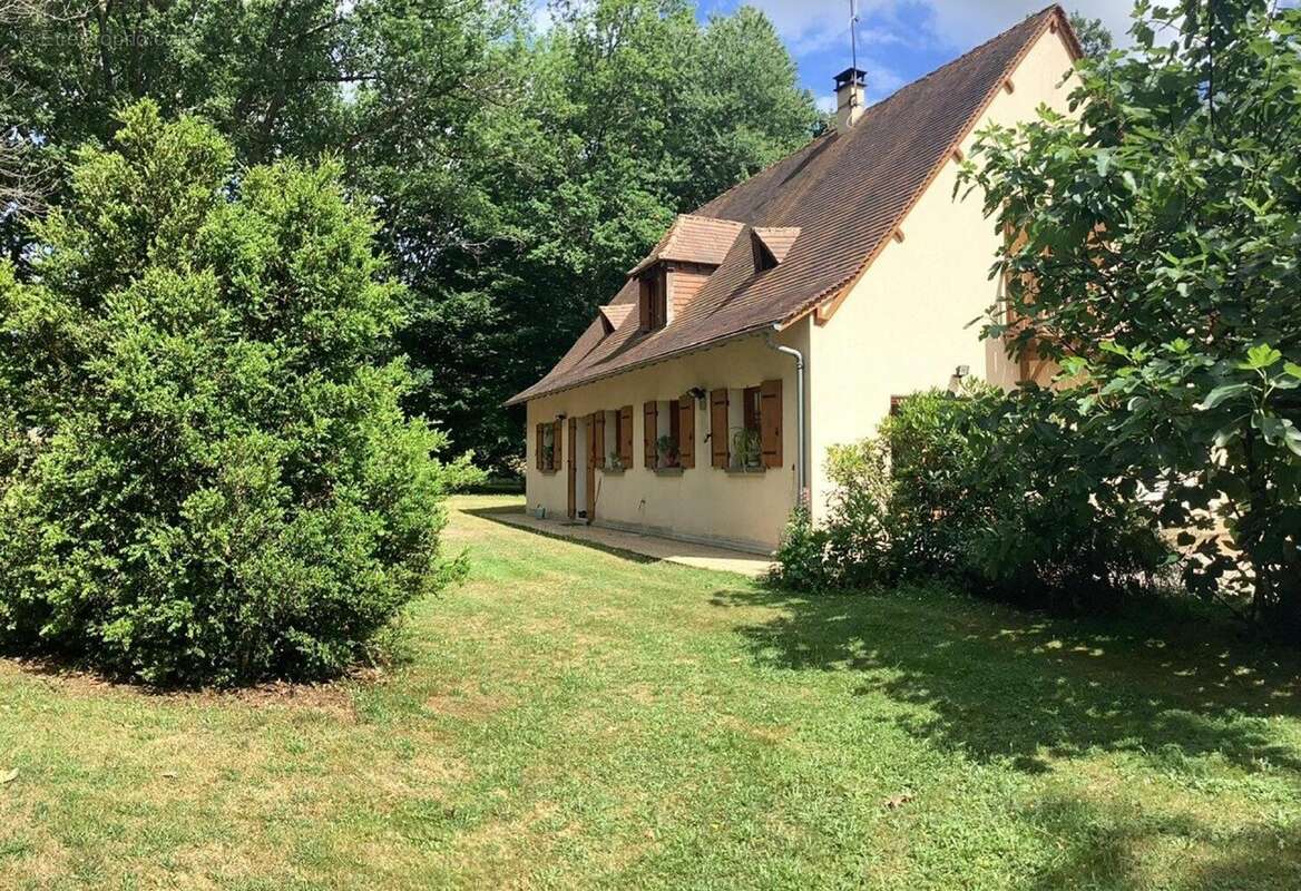 Maison 174 m² à Echourgnac  - photo 2