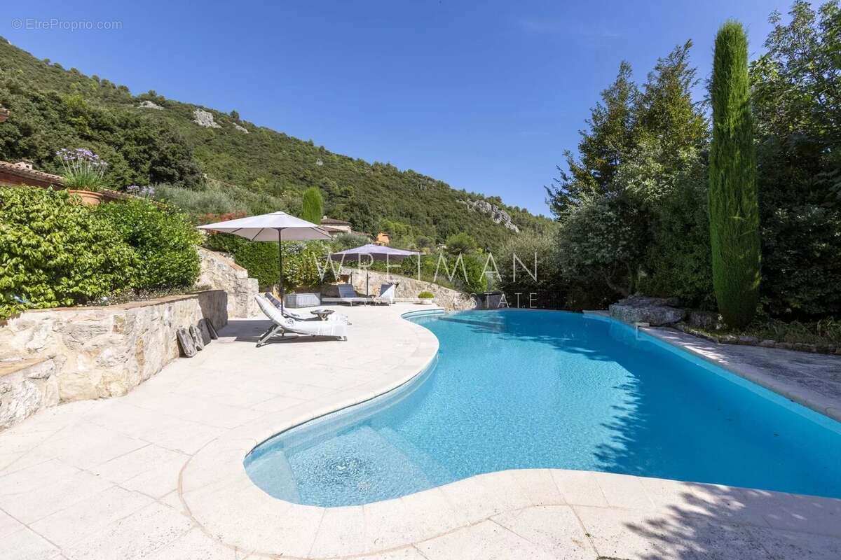 Maison à TOURRETTES-SUR-LOUP