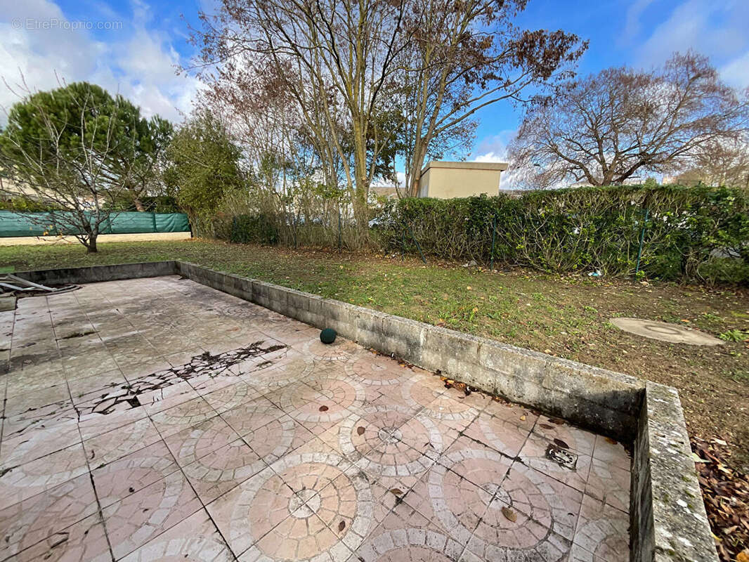 Maison à CHANTELOUP-LES-VIGNES