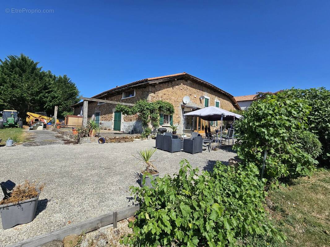 Maison à CHABRAC