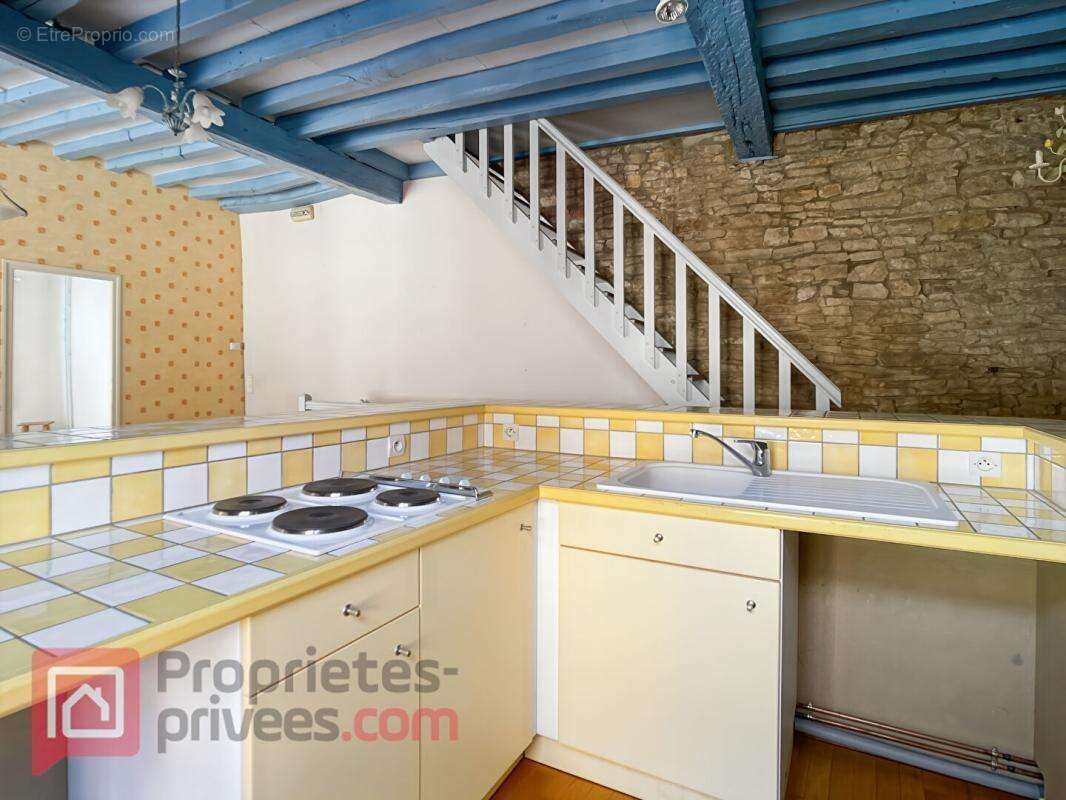 Maison à NOYERS