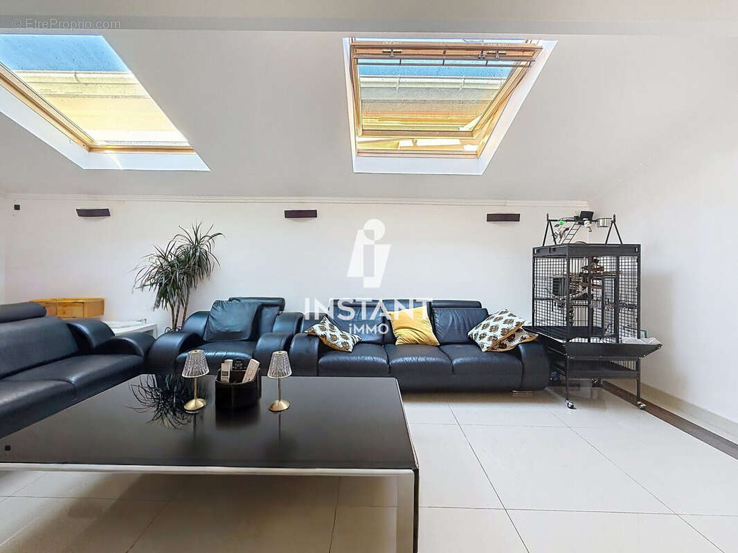 Maison à LE PERREUX-SUR-MARNE