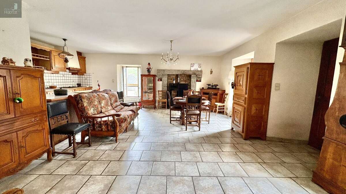 Maison à SAINT-URCIZE