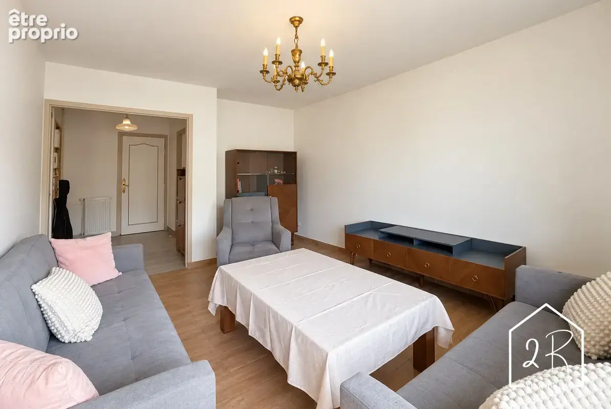 Appartement T4 - 79 m2 - Parking - Cave - photo 3